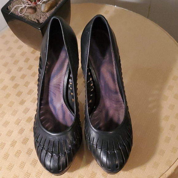 Ladies shoe - Picture 3 of 8